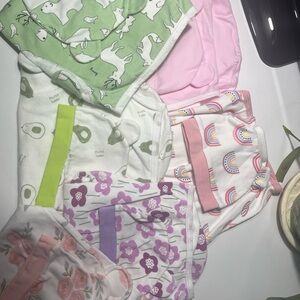 Adorable Newborn-3 month swaddle sets!  6 sets! Swaddle and matching hat!